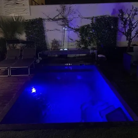 Loue Maison 160m2 Avec Piscine Chauffee Et Jacuzzi A 2 Pas De La Plage Et Du Centre * Palavas-les-Flots