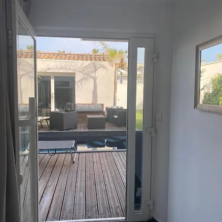 Loue Maison 160m2 Avec Piscine Chauffee Et Jacuzzi A 2 Pas De La Plage Et Du Centre