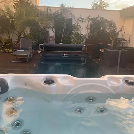 Loue Maison 160m2 Avec Piscine Chauffee Et Jacuzzi A 2 Pas De La Plage Et Du Centre Palavas-les-Flots